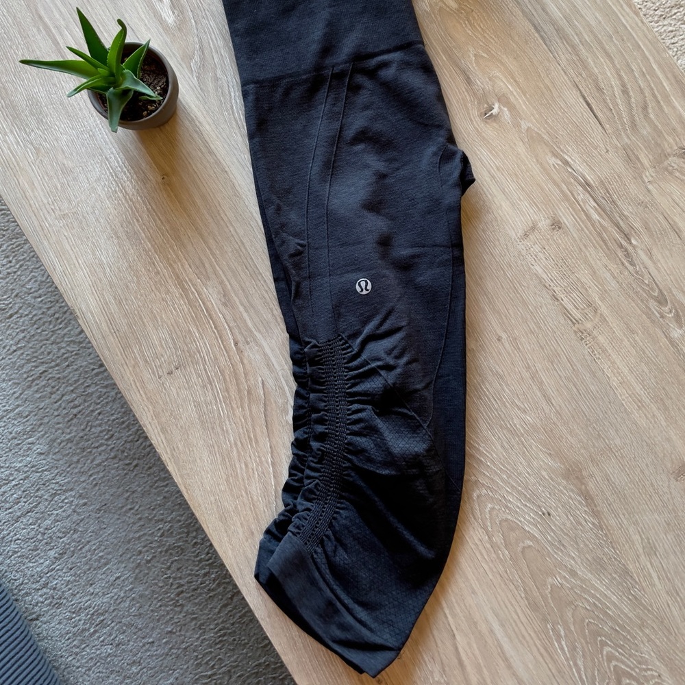 Lululemon Ebb to Street Crop